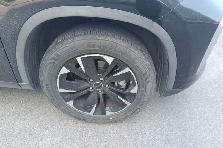 Used EXEED Lingyun 2021 290T Two-Wheel Drive Star Edition Right Front Wheel Hub