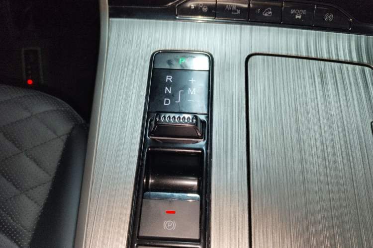 Used EXEED Lingyun 2021 290T Two-Wheel Drive StarRui Edition Gear Lever