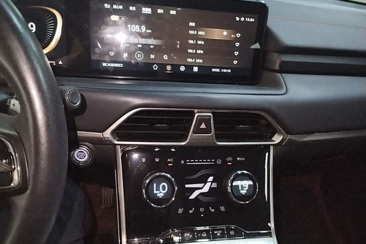 Used EXEED Lingyun 2021 400T Two-Wheel Drive Star Prestige Edition Audio And AC Panel
