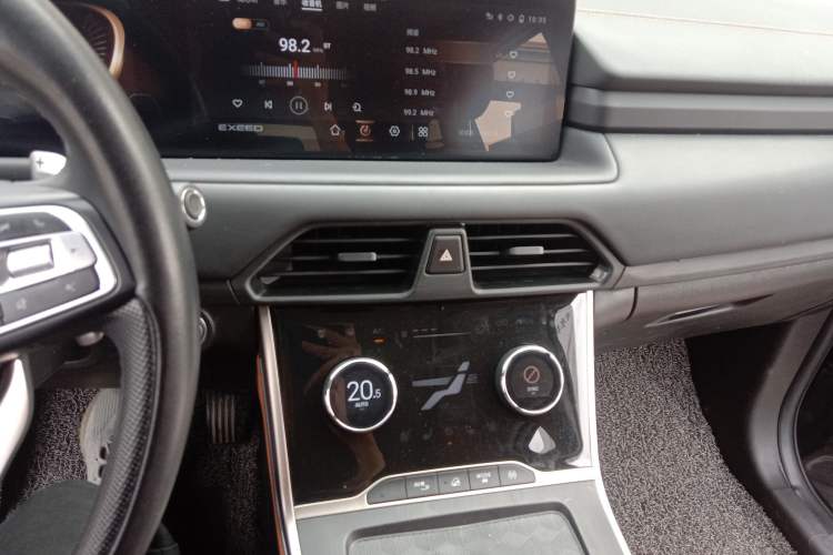 Used EXEED Lingyun 2021 400T Four-Wheel Drive Star Prestige Edition Audio And AC Panel