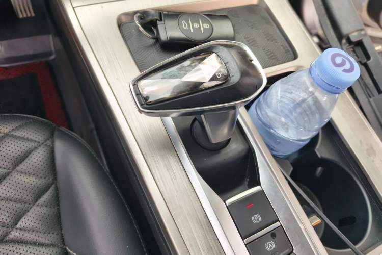 Used EXEED Lingyun 2021 400T Two-Wheel Drive StarRui Edition Gear Lever