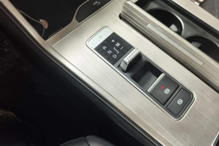 Used EXEED Lingyun 2021 290T Two-Wheel Drive Starry Edition Gear Lever