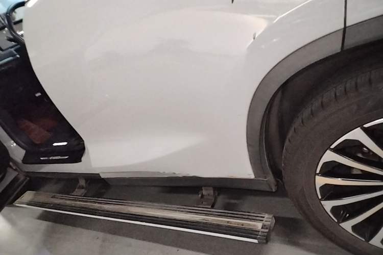 Used EXEED Lingyun 2021 400T Two-Wheel Drive Star Prestige Edition Left Side Sill
