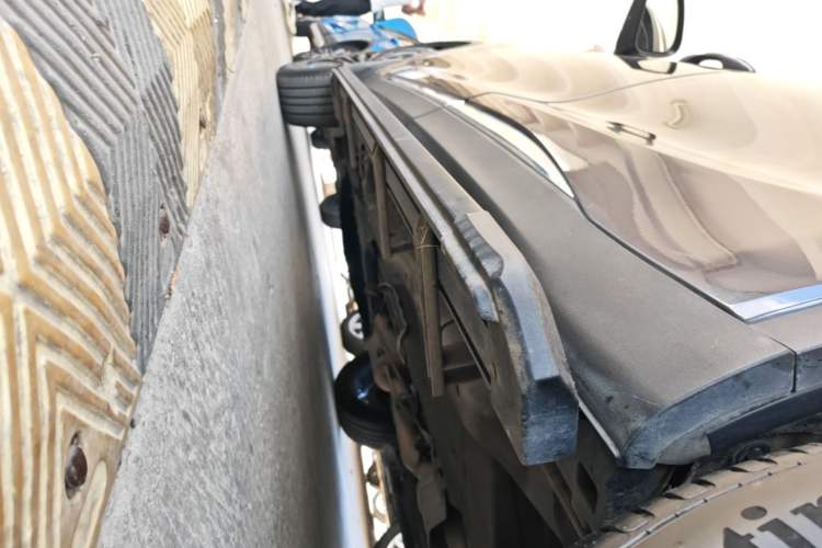 Used EXEED Lingyun 2021 400T Two-Wheel Drive StarRui PRO Edition Left Side Sill