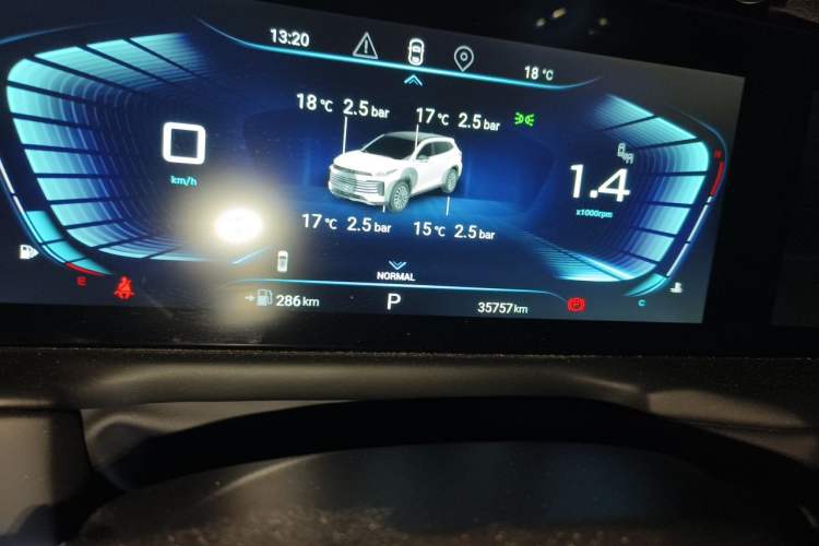 Used EXEED Lingyun 2021 400T Two-Wheel Drive Star Prestige Edition Odometer Close Up