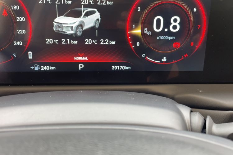 Used EXEED Lingyun 2021 290T Two-Wheel Drive Starry Edition Odometer Close Up