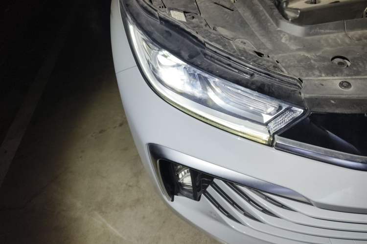 Used EXEED Lingyun 2021 400T Two-Wheel Drive Star Prestige Edition Right Front Headlight