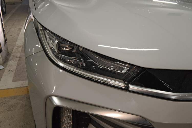 Used EXEED Lingyun 2021 400T Four-Wheel Drive Star Prestige Edition Right Front Headlight