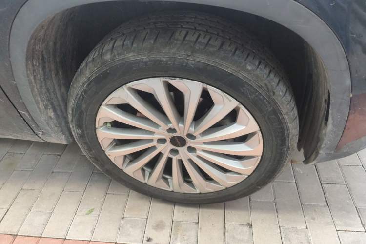 Used EXEED Lingyun 2021 290T Two-Wheel Drive Starry Edition Right Front Wheel Hub