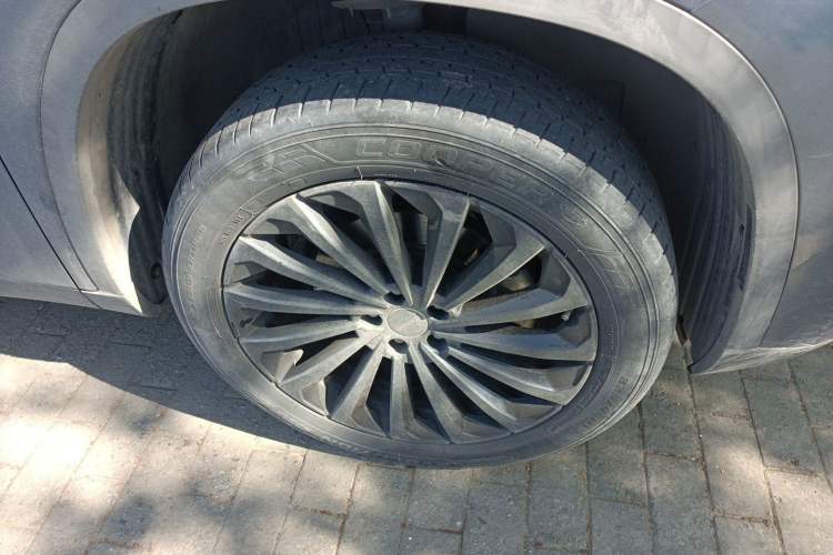 Used EXEED Lingyun 2021 290T Two-Wheel Drive Starry Edition Right Front Wheel Hub