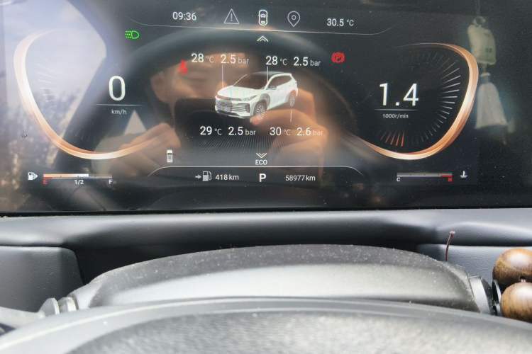 Used EXEED Lingyun 2021 290T Two-Wheel Drive Star Edition Odometer Close Up