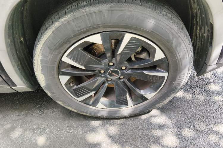 Used EXEED Lingyun 2021 290T Two-Wheel Drive Star Edition Right Front Wheel Hub