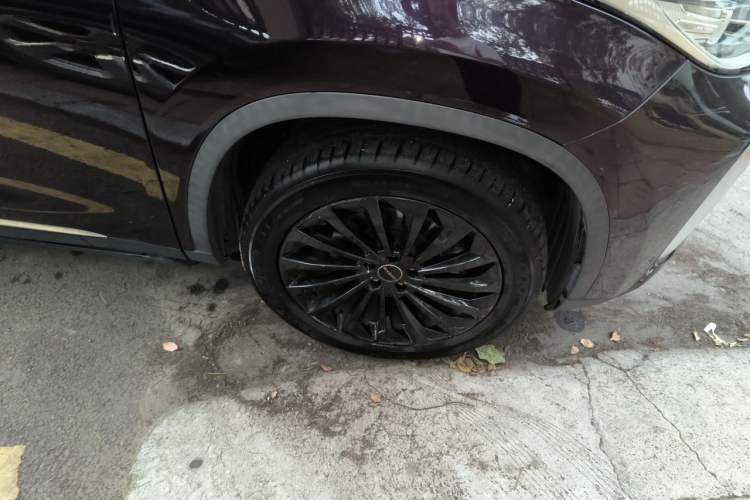 Used EXEED Lingyun 2021 290T Two-Wheel Drive Starry Edition Right Front Wheel Hub