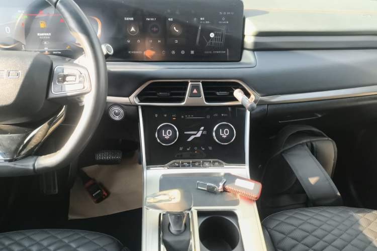 Used EXEED Lingyun 2021 400T Four-Wheel Drive Star Prestige Edition Audio And AC Panel