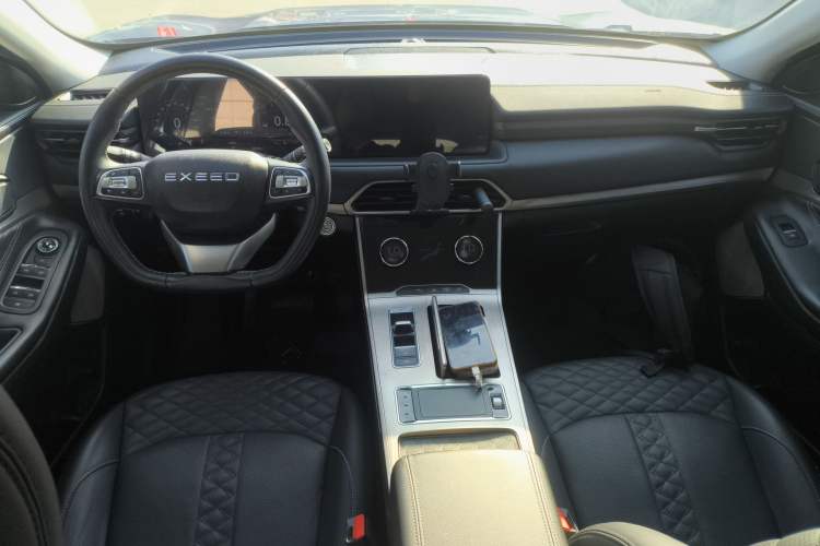 Used EXEED Lingyun 2021 290T Two-Wheel Drive Starry Edition Center Console