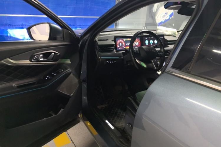 Used EXEED Lingyun 2021 290T Two-Wheel Drive Starry Edition Driver Seat