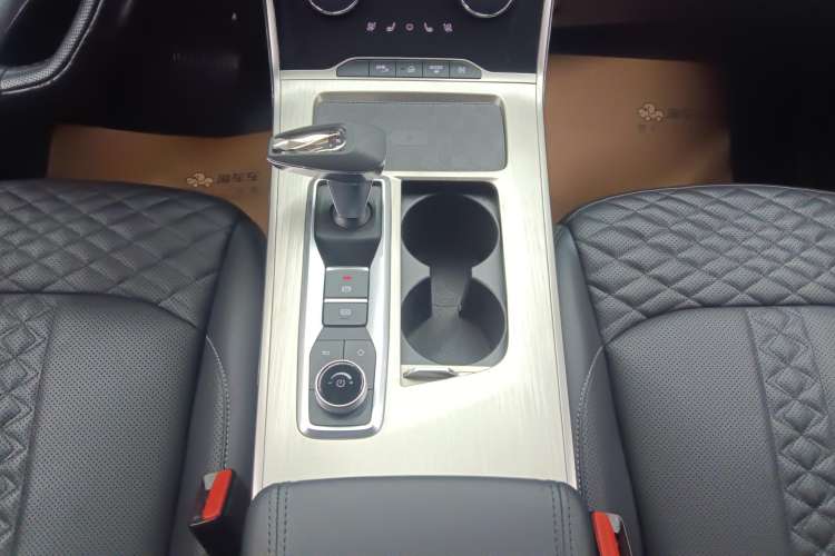Used EXEED Lingyun 2021 400T Two-Wheel Drive StarRui PRO Edition Gear Lever