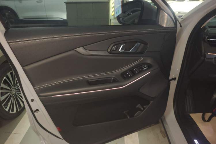 Used EXEED Lingyun 2021 400T Two-Wheel Drive Star Prestige Edition Left Front Door Interior