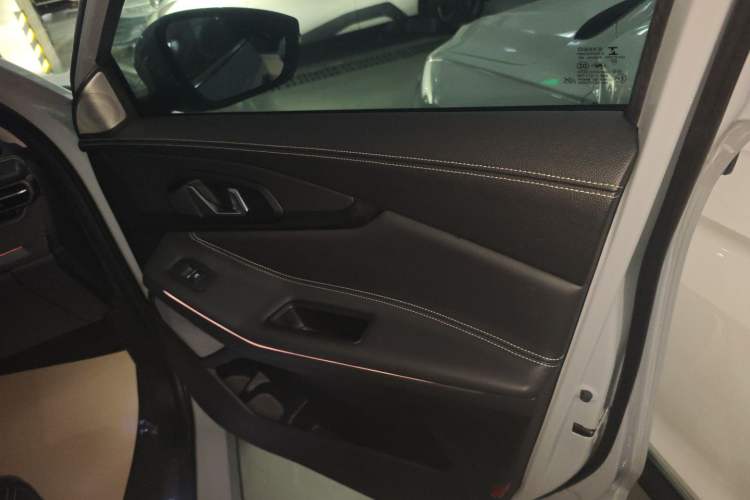 Used EXEED Lingyun 2021 400T Two-Wheel Drive Star Prestige Edition Right Front Door Interior
