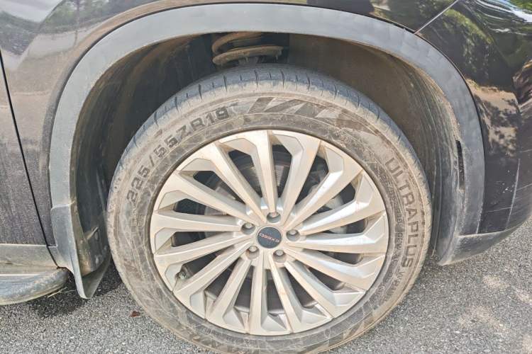 Used EXEED Lingyun 2021 290T Two-Wheel Drive Starry Edition Right Front Wheel Hub
