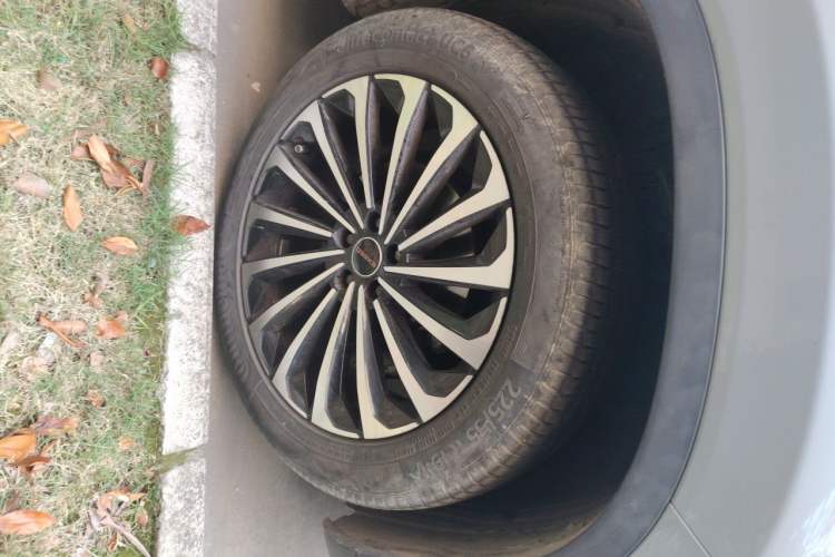 Used EXEED Lingyun 2021 400T Four-Wheel Drive Star Prestige Edition Right Front Wheel Hub