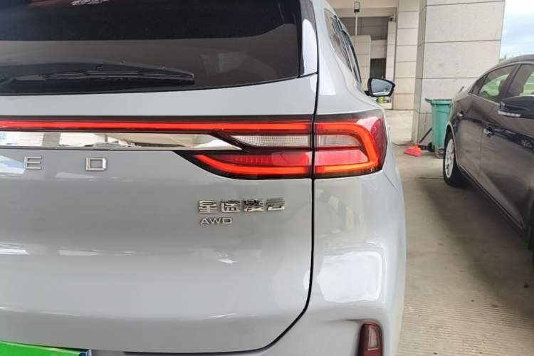 Used EXEED Lingyun 2021 400T Four-Wheel Drive Star Prestige Edition Right Rear Taillight