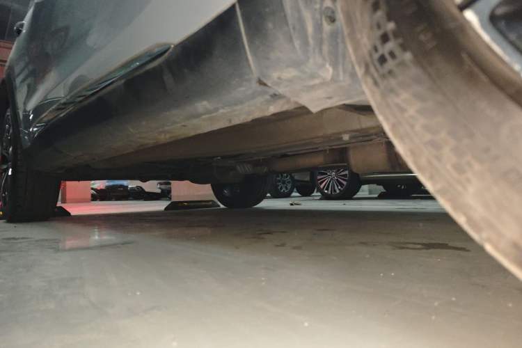 Used EXEED Lingyun 2021 400T Two-Wheel Drive Star Prestige Edition Right Side Sill