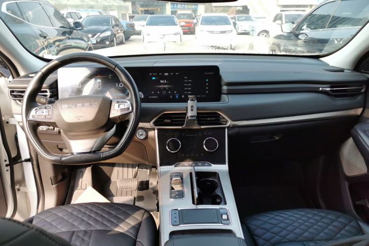Used EXEED Lingyun 2021 290T Two-Wheel Drive Starry Edition Center Console