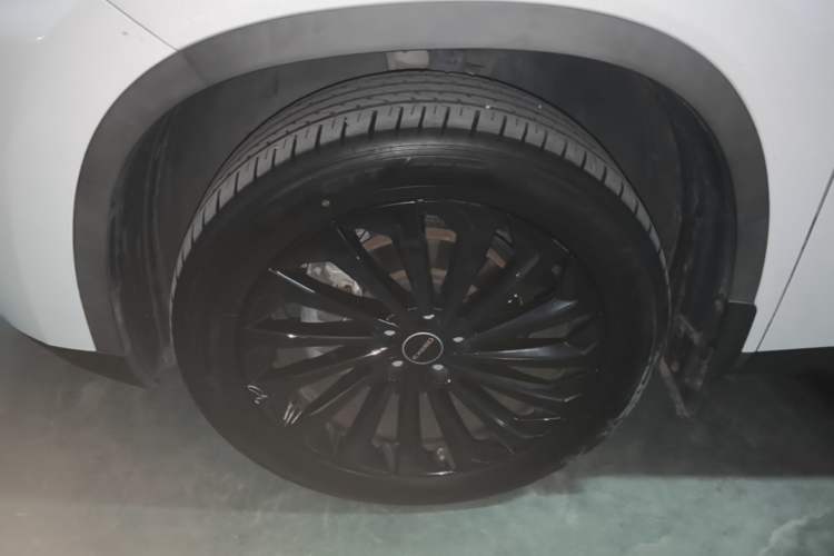 Used EXEED Lingyun 2021 290T Two-Wheel Drive Starry Edition Left Front Wheel Hub