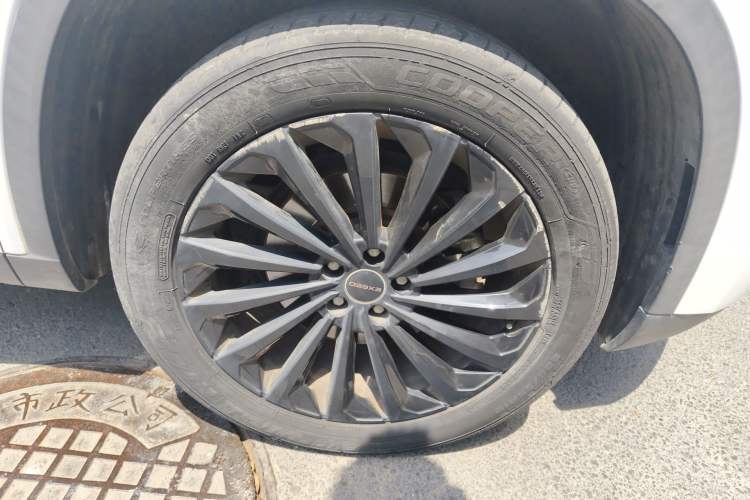 Used EXEED Lingyun 2021 290T Two-Wheel Drive Starry Edition Right Front Wheel Hub