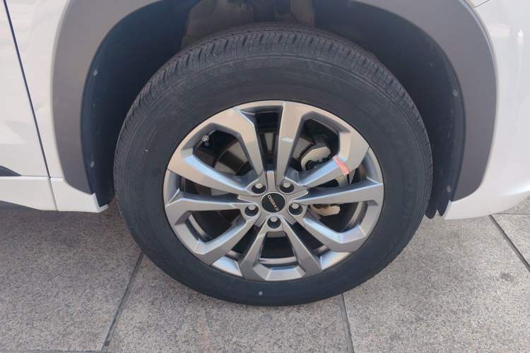 Used EXEED Lingyun 2021 290T Two-Wheel Drive Star-Style Version Right Front Wheel Hub