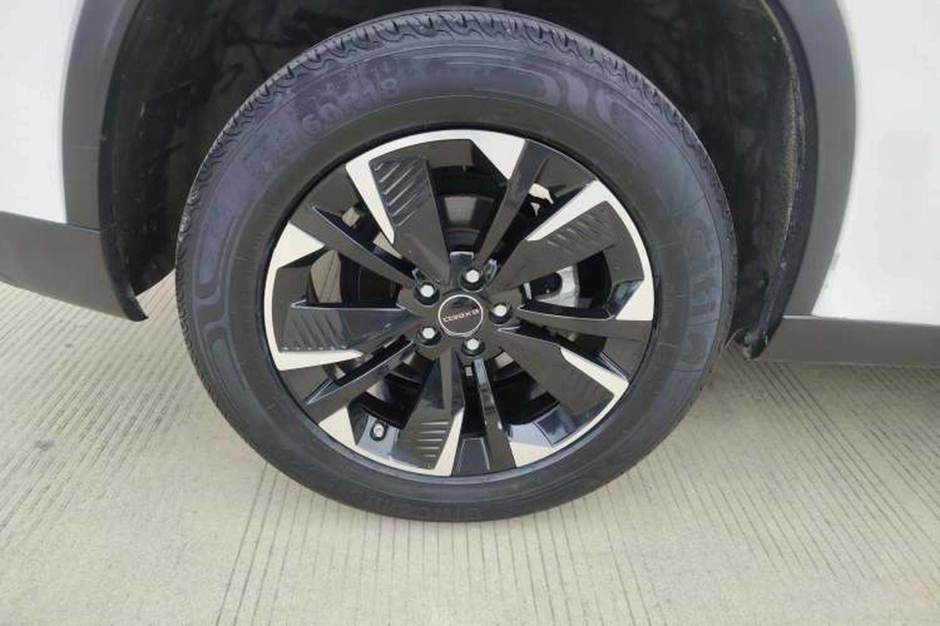 Used EXEED Lingyun 2021 290T Two-Wheel Drive Star Edition Right Rear Wheel Hub