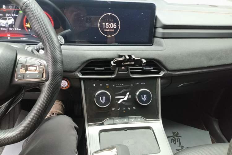 Used EXEED Lingyun 2022 Lingyun S 400T All-Wheel-Drive Superpower PRO Edition Audio And AC Panel