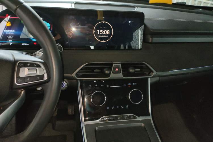 Used EXEED Lingyun 2023 400T Four-Wheel Drive Star Prestige Edition Audio And AC Panel