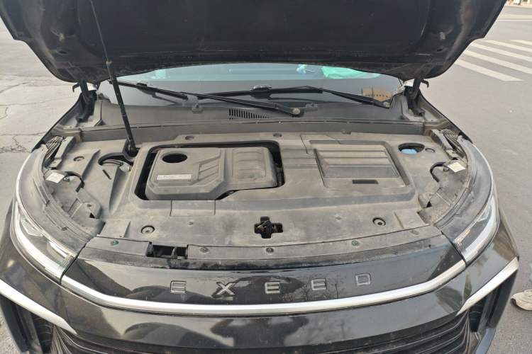Used EXEED Lingyun 2023 400T Four-Wheel Drive Star Prestige Edition Engine Bay