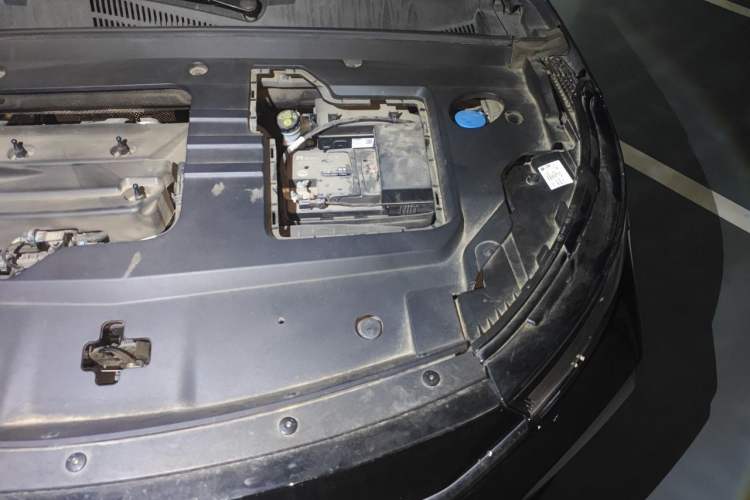 Used EXEED Lingyun 2023 400T Two-Wheel-Drive Star Prestige Edition Engine Bay Left