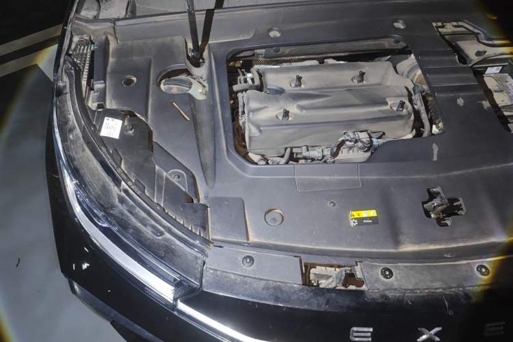 Used EXEED Lingyun 2023 400T Two-Wheel-Drive Star Prestige Edition Engine Bay Right
