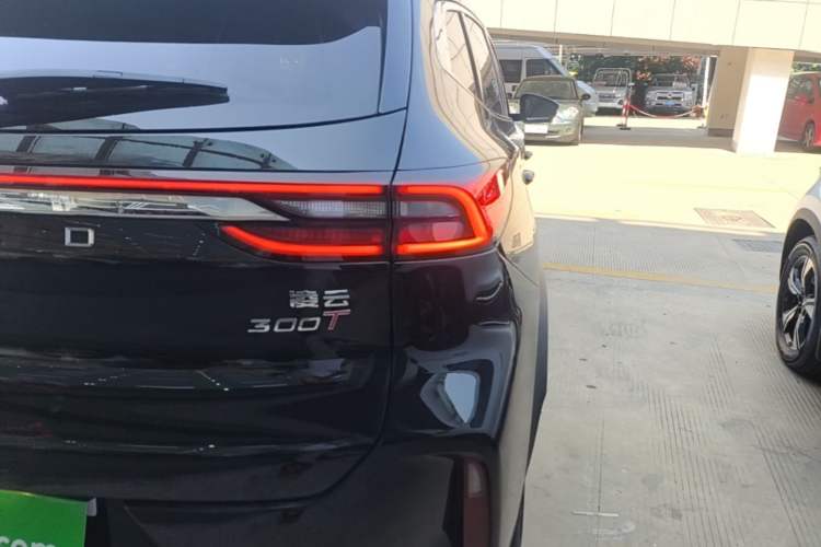 Used EXEED Lingyun 2023 300T Two-Wheel Drive Starry Edition Exterior 3