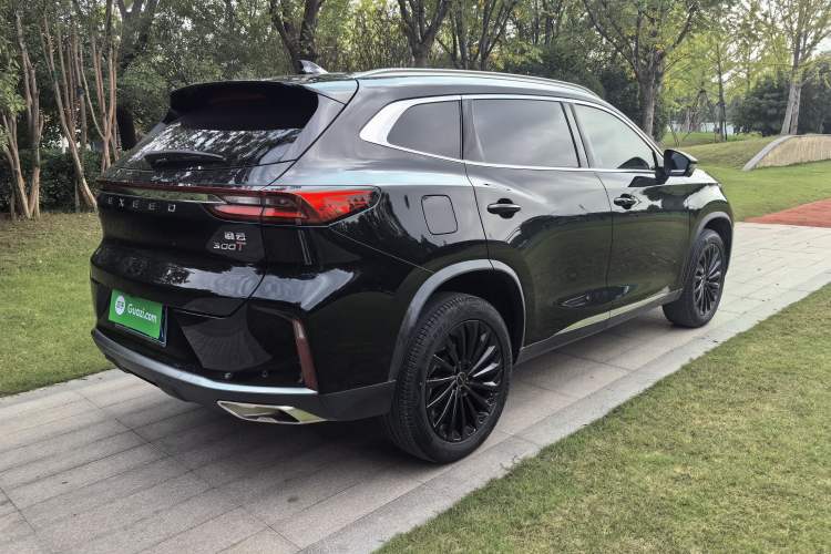 Used EXEED Lingyun 2023 300T Two-Wheel Drive Starry Edition Exterior 5