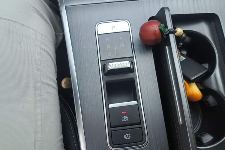 Used EXEED Lingyun 2023 300T Two-Wheel Drive Starry Edition Gear Lever