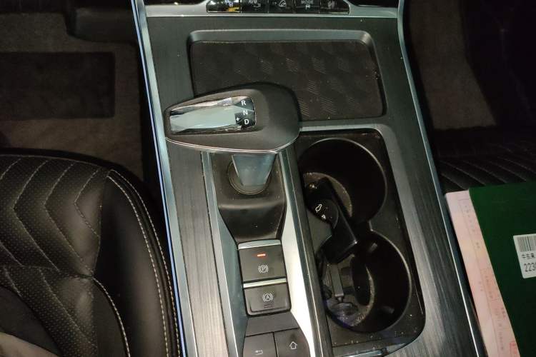 Used EXEED Lingyun 2023 400T Four-Wheel Drive Star Prestige Edition Gear Lever