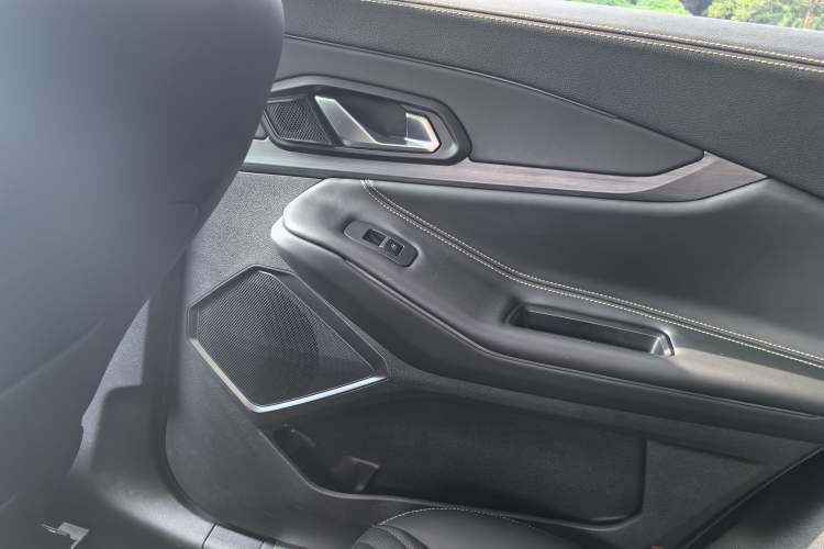 Used EXEED Lingyun 2023 300T Two-Wheel Drive Starry Edition Interior 1