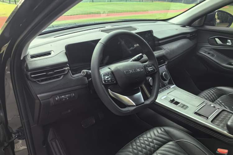 Used EXEED Lingyun 2023 300T Two-Wheel Drive Starry Edition Interior 5