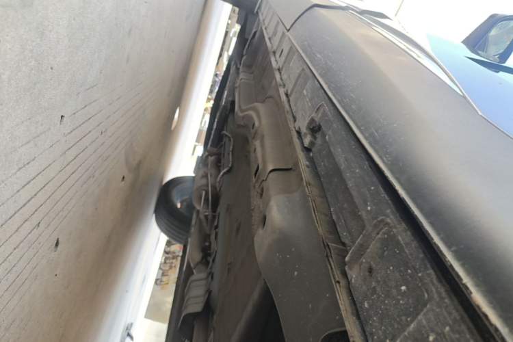 Used EXEED Lingyun 2023 300T Two-Wheel Drive Starry Edition Left Side Sill