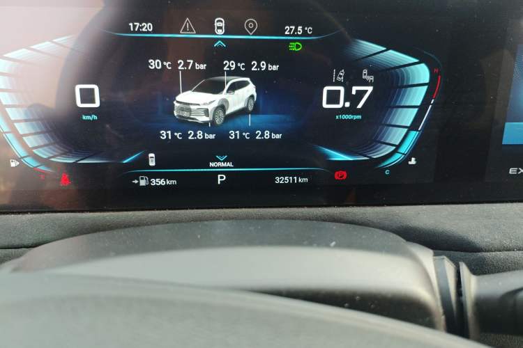 Used EXEED Lingyun 2023 400T Four-Wheel Drive Star Prestige Edition Odometer Close Up