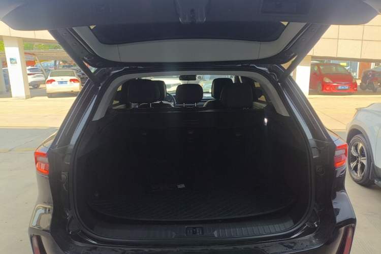 Used EXEED Lingyun 2023 300T Two-Wheel Drive Starry Edition Trunk