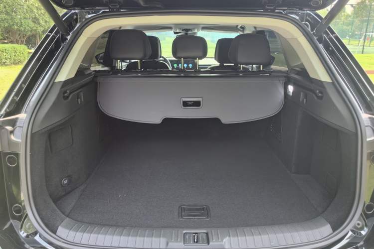 Used EXEED Lingyun 2023 300T Two-Wheel Drive Starry Edition Trunk