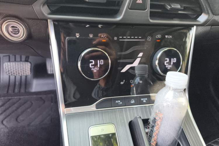 Used EXEED Lingyun 2023 300T Two-Wheel Drive Star Edition Audio And AC Panel