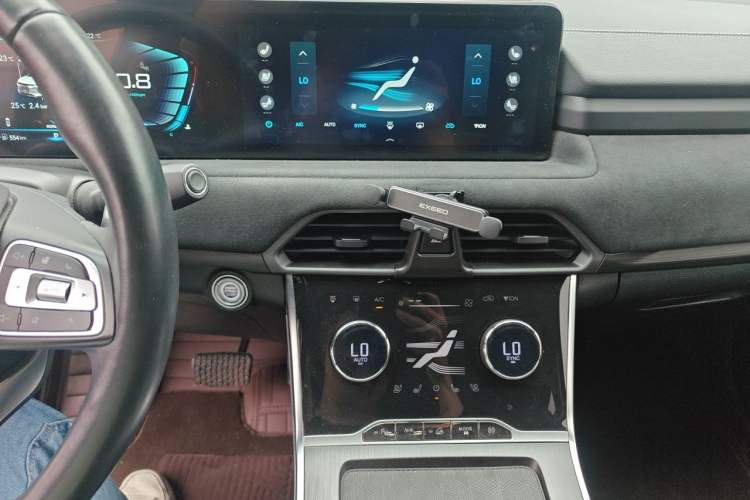 Used EXEED Lingyun 2023 400T Two-Wheel-Drive Star Prestige Edition Audio And AC Panel