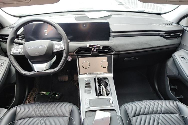 Used EXEED Lingyun 2023 300T Two-Wheel Drive Starry Edition Center Console